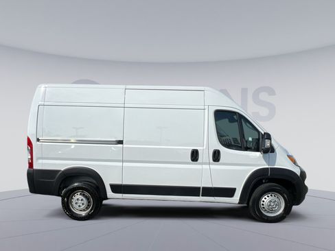 Used 2024 RAM ProMaster 2500 w/ Convenience Group FWD image 17