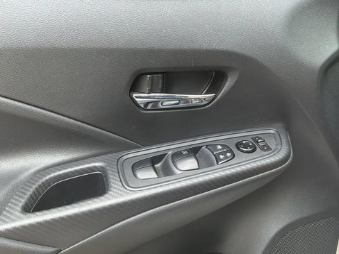Used 2025 Nissan Versa SV FWD image 20