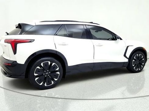 Used 2024 Chevrolet Blazer EV RS RWD image 9