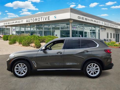 Used 2022 BMW X5 xDrive40i w/ Premium Package image 4