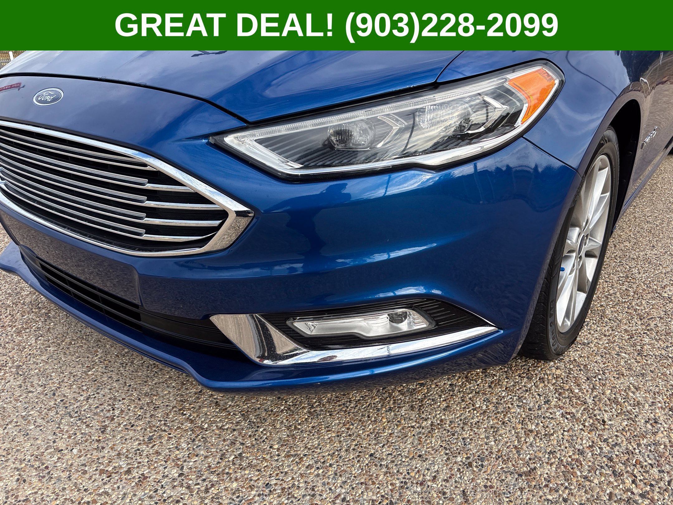 Used 2017 Ford Fusion SE w/ Equipment Group 602A FWD image 4
