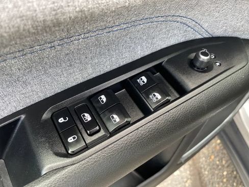 Used 2024 Jeep Compass Latitude AWD/4WD image 17