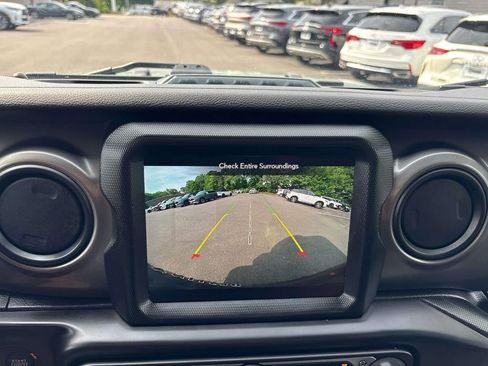 Used 2023 Jeep Wrangler Unlimited w/ Sun & Screen Package AWD/4WD image 25