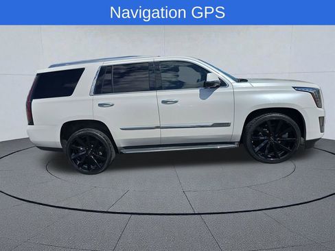 Used 2016 Cadillac Escalade Luxury AWD/4WD image 7