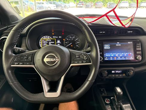 Used 2023 Nissan Kicks SR FWD image 12