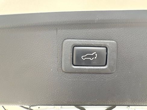 Used 2017 Subaru Outback 2.5i Premium AWD/4WD image 39