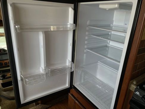 Used 2013 Ford E-450 and Econoline 450 Super Duty w/ Motorhome Prep Pkg image 73