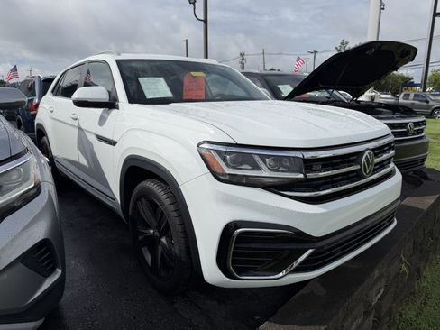 Used 2021 Volkswagen Atlas Cross Sport SE w/ Panoramic Sunroof Package AWD/4WD image 2