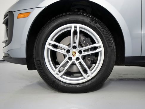 Certified 2025 Porsche Macan image 15