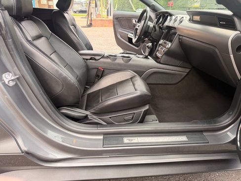 Used 2022 Ford Mustang Premium RWD image 15