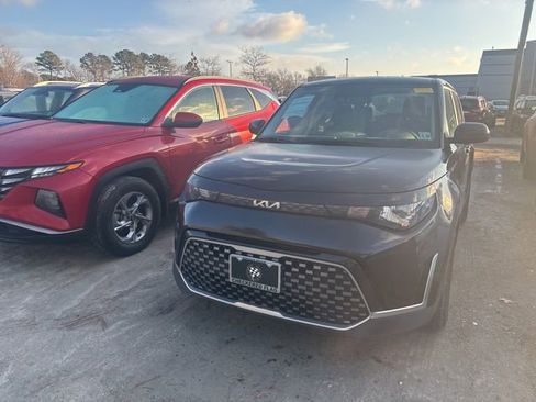 Used 2023 Kia Soul EX image 4