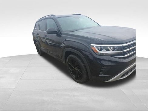 Used 2023 Volkswagen Atlas SE w/ Panoramic Sunroof Package image 5