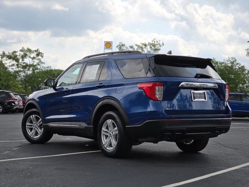 Used 2021 Ford Explorer XLT AWD/4WD image 18