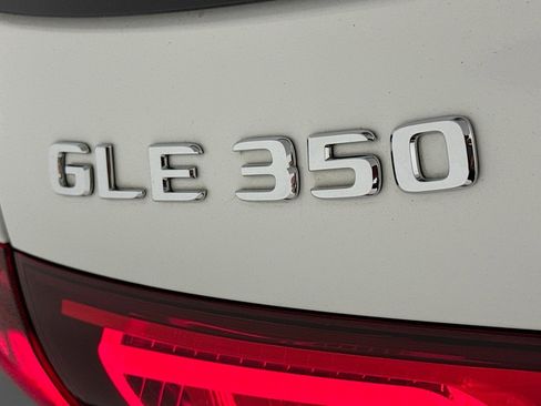 Certified 2022 Mercedes-Benz GLE 350 4MATIC w/ AMG Line Exterior image 9