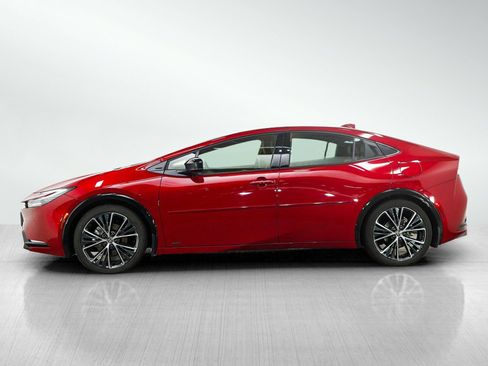 Used 2023 Toyota Prius XLE AWD/4WD image 2