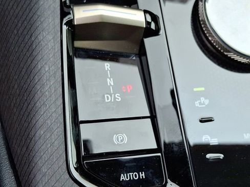 Used 2025 BMW X3 xDrive30i w/ Premium Package image 12