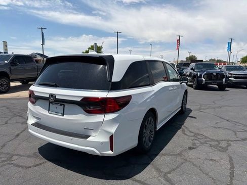 Used 2025 Honda Odyssey Touring image 7