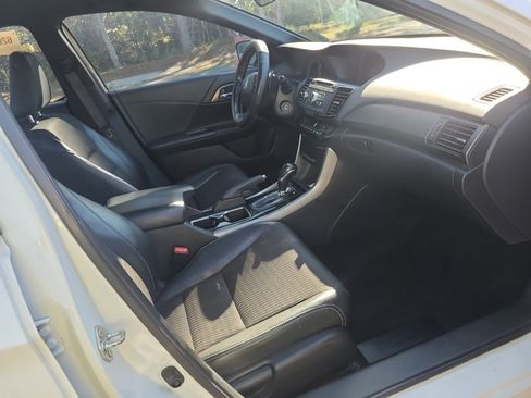 Used 2017 Honda Accord Sport image 11