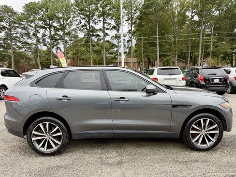 Used 2017 Jaguar F-PACE Prestige image 9