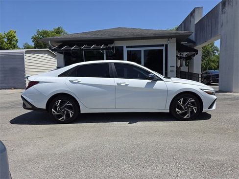 New 2025 Hyundai Elantra SEL w/ Cargo Package image 2