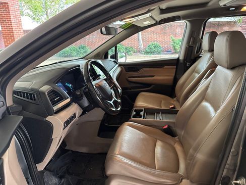Used 2018 Honda Odyssey Touring image 11