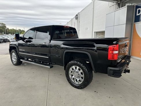 Used 2018 GMC Sierra 2500 Denali w/ Duramax Plus Package image 16
