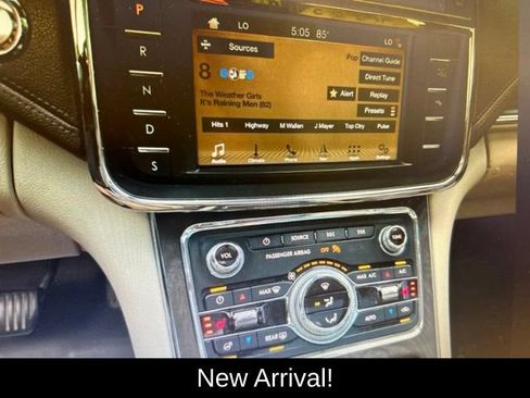Used 2018 Lincoln Continental Select w/ Continental Climate Package AWD/4WD image 16