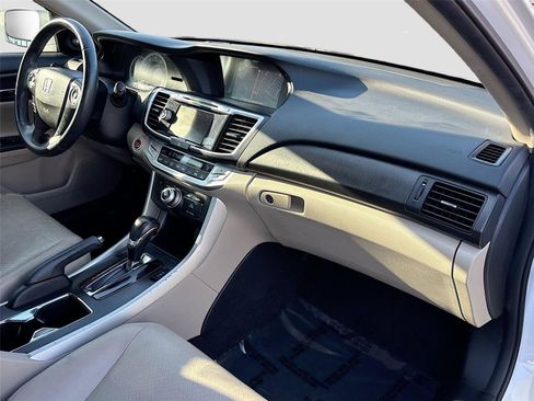 Used 2015 Honda Accord EX-L image 29