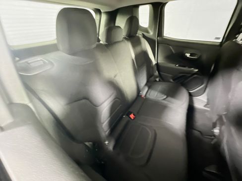 Used 2022 Jeep Renegade Latitude image 25