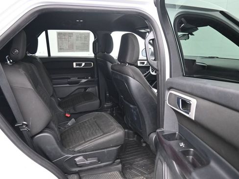 Used 2020 Ford Explorer XLT w/ Class III Trailer Tow Package AWD/4WD image 12