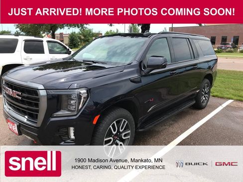 Used 2023 GMC Yukon XL AT4 w/ Technology Package AWD/4WD image 1