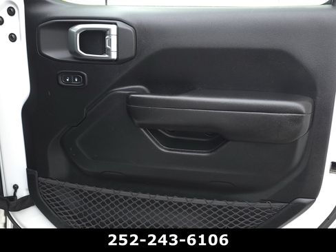 Used 2018 Jeep Wrangler Unlimited Sport S image 39