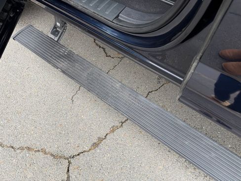 Used 2023 Ford F150 Lariat w/ Trailer Tow Package image 13