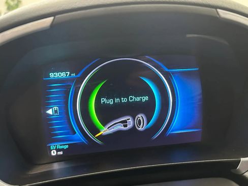 Used 2017 Chevrolet Volt LT w/ Comfort Package image 50