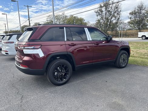 New 2025 Jeep Grand Cherokee Altitude image 6