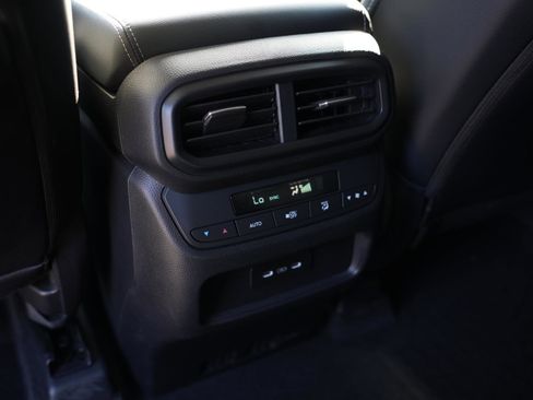 Used 2025 Honda Pilot EX-L image 16