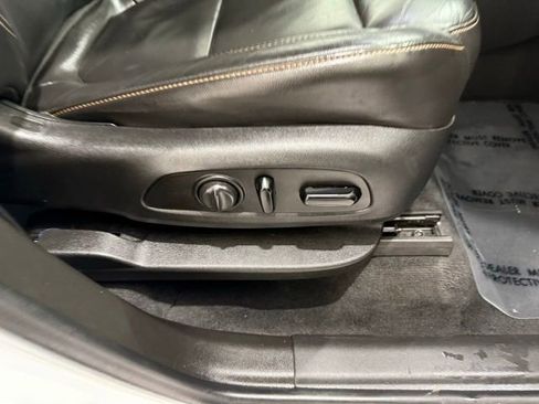 Used 2021 Chevrolet Traverse RS image 24