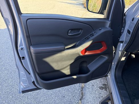 New 2026 Nissan Frontier PRO-4X w/ Pro-4x Convenience Package image 17