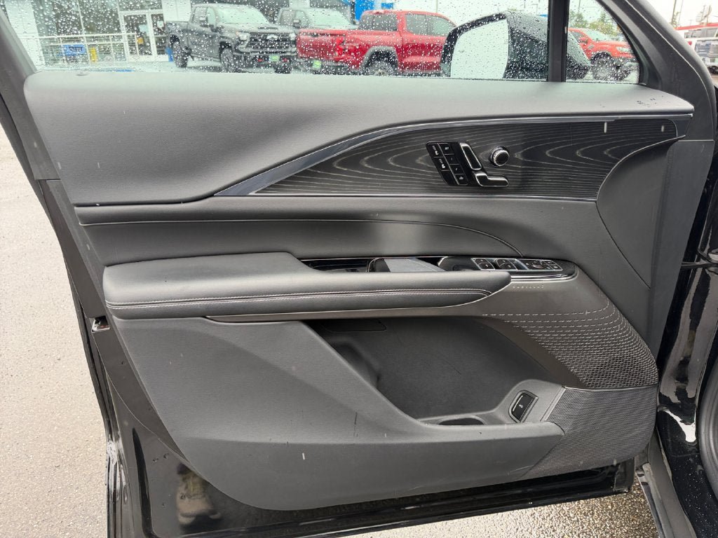 Used 2024 Cadillac Lyriq Sport AWD/4WD image 21