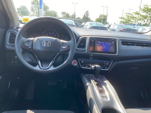 Used 2018 Honda HR-V EX image 16