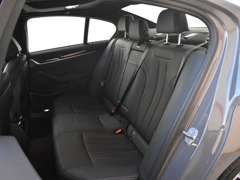 Used 2021 BMW 530i xDrive w/ M Sport Package image 24