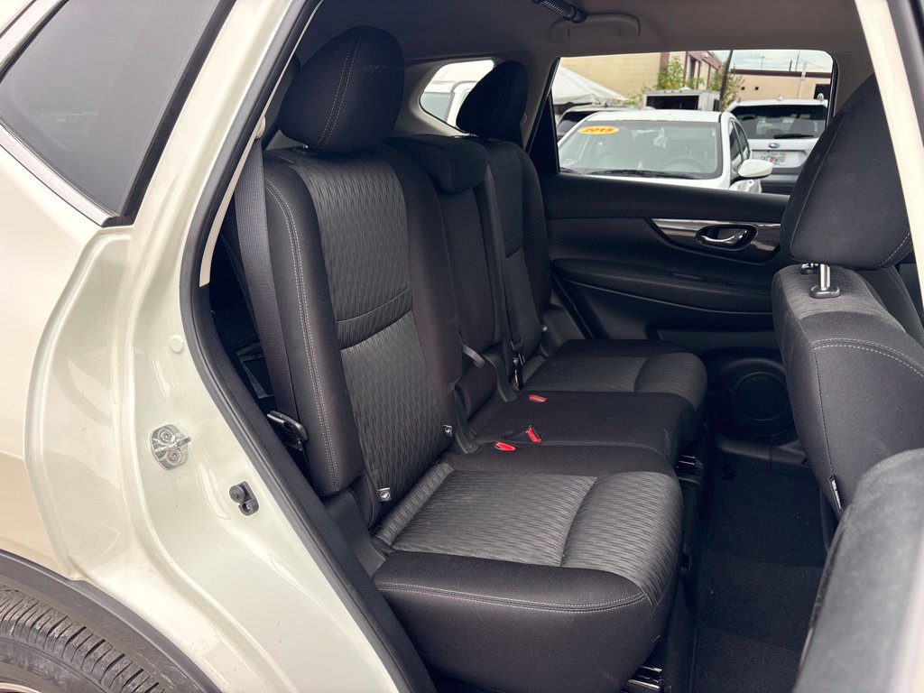 Used 2020 Nissan Rogue SV w/ Premium Package FWD image 18