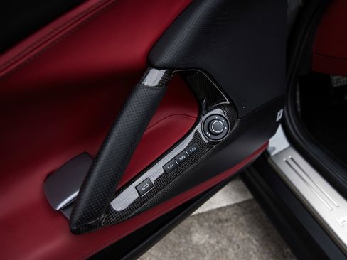 Used 2020 Ferrari 812 Superfast image 22