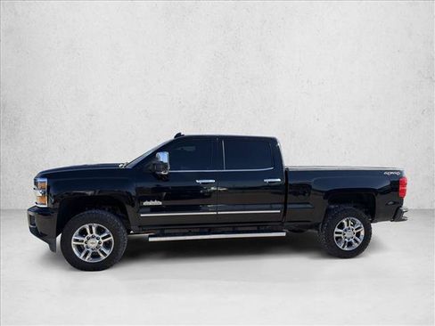 Used 2016 Chevrolet Silverado 2500 High Country AWD/4WD image 2