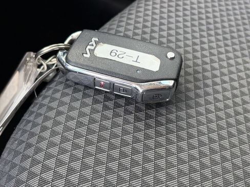 Used 2025 Kia Soul LX w/ LX Technology Package FWD image 20