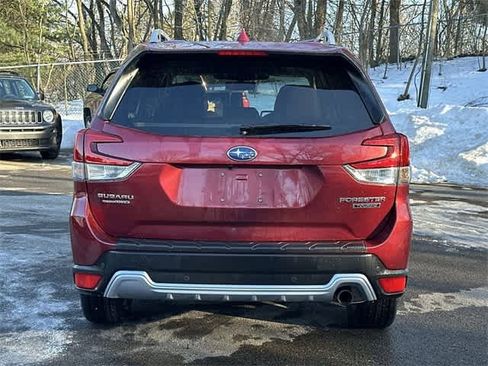 Used 2022 Subaru Forester Touring image 4