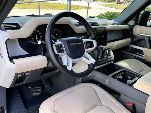Used 2023 Land Rover Defender 130 SE AWD/4WD image 18