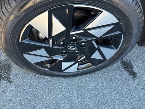 Used 2024 Hyundai Kona SEL image 10