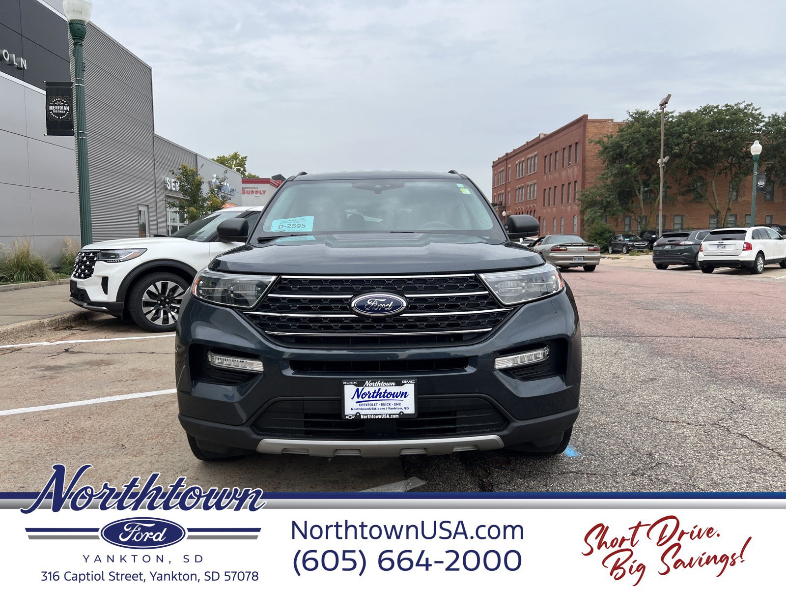 Used 2024 Ford Explorer XLT w/ Equipment Group 202A AWD/4WD image 2