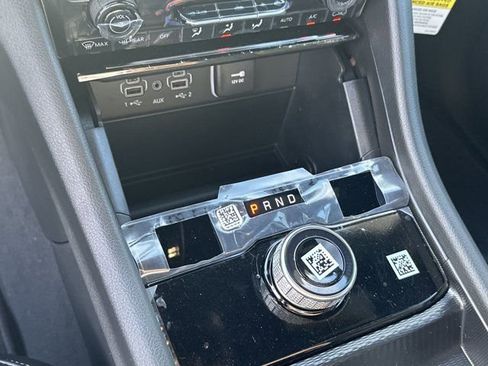 New 2025 Jeep Grand Cherokee Limited w/ Black Appearance Package image 27